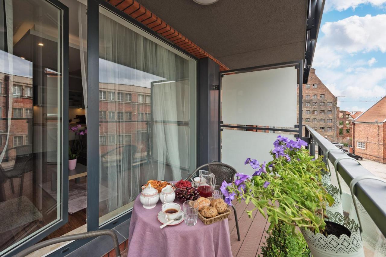 Granary Island Apartments Гданськ Екстер'єр фото